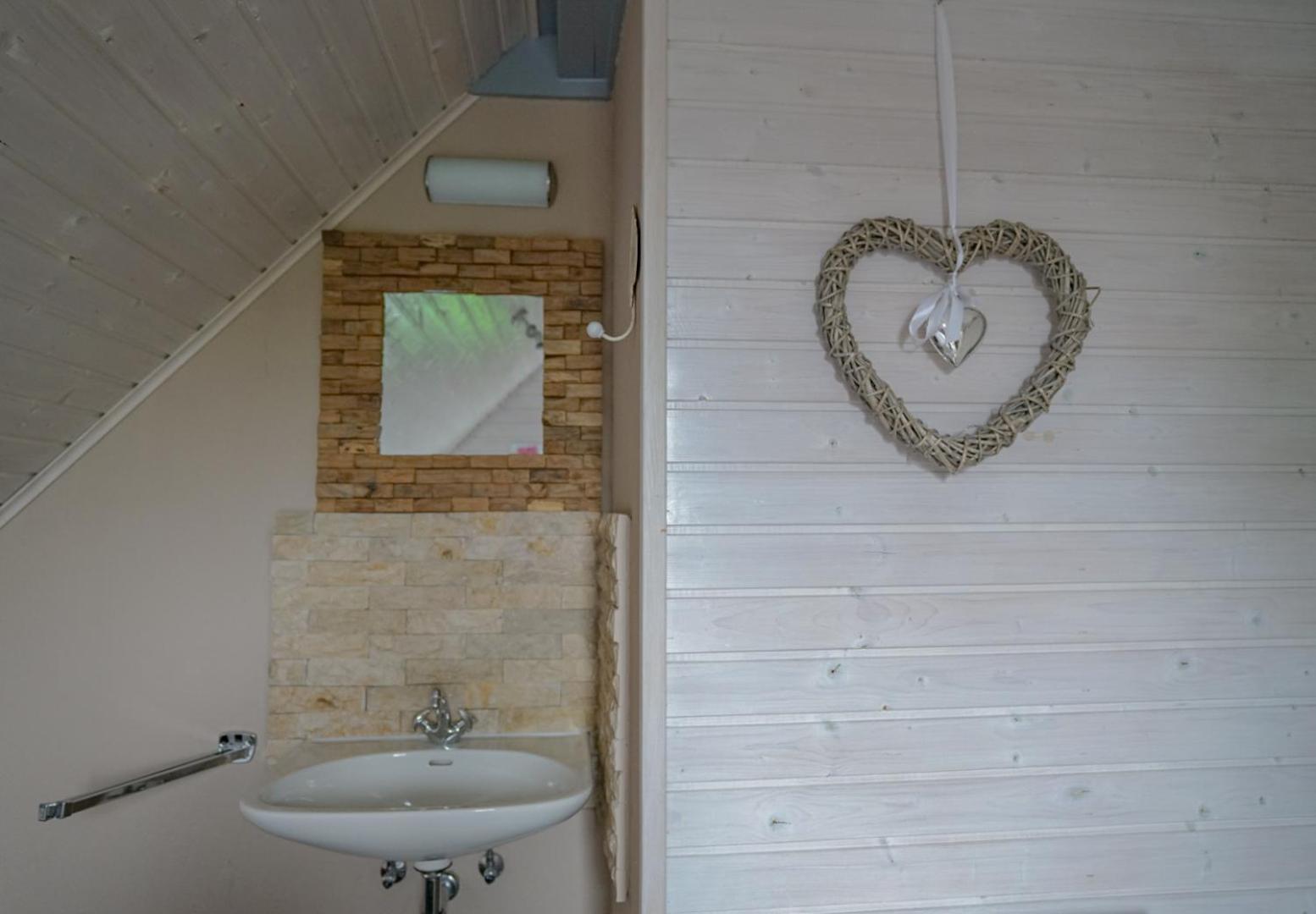 Ferienhaus "Gestiefelter Kater" Am See Im Bergland Kirchheim  Eksteriør billede